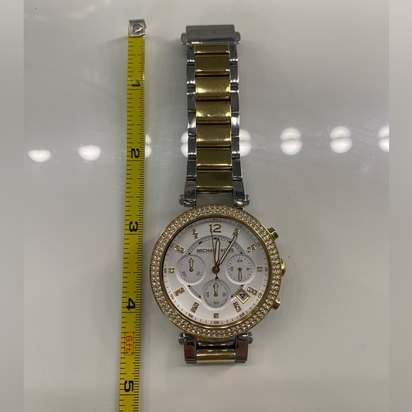 Michael Kors Watch - Picture 5 of 6